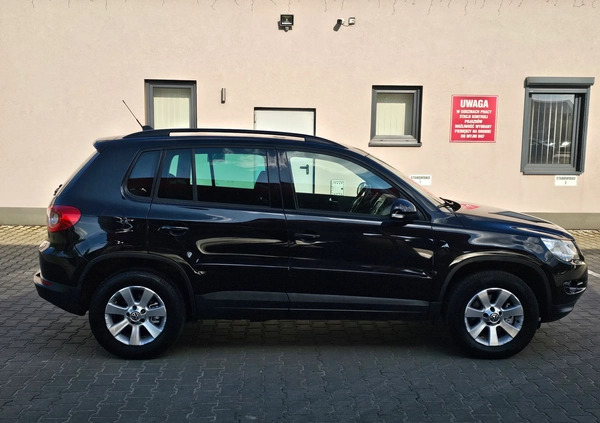 Volkswagen Tiguan cena 39990 przebieg: 198000, rok produkcji 2010 z Ozorków małe 301